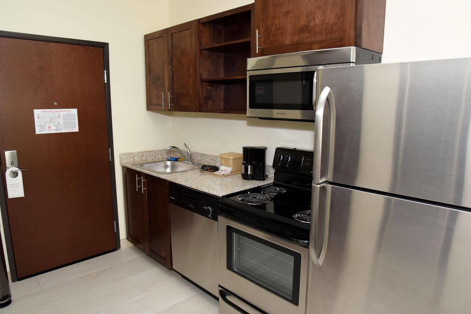 Home Away Kitchen Suites Enid Exterior foto